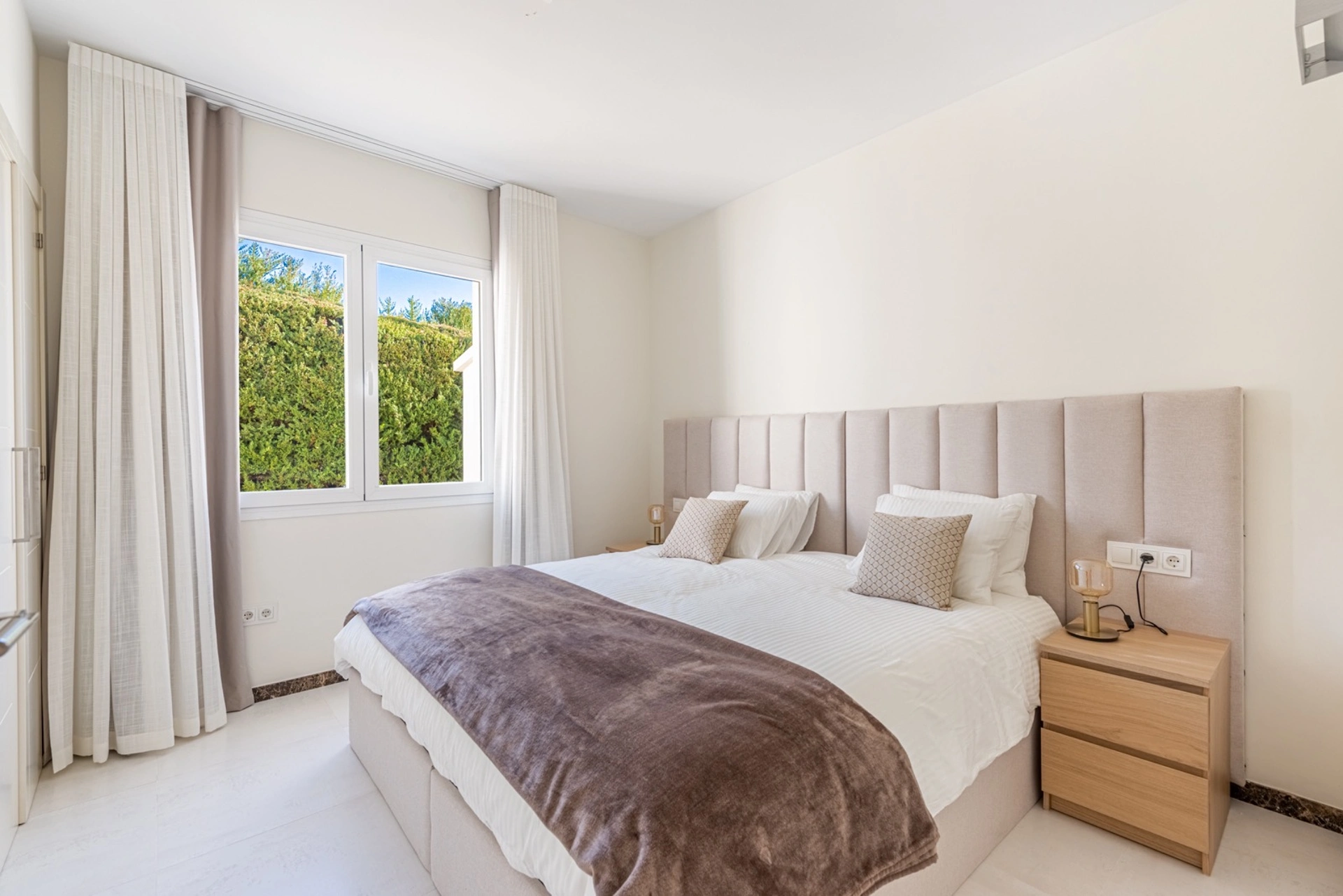 Casa En alquiler en El Paraiso, Estepona Este
