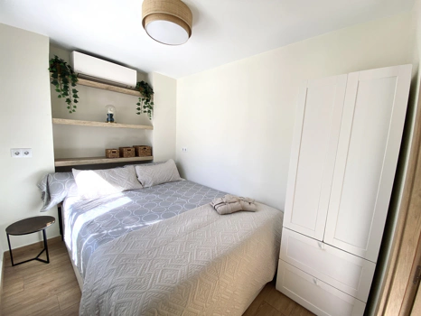 Ático Dúplex Elegante en La Maestranza, Marbella con Amplias Terrazas y Excelentes Servicios