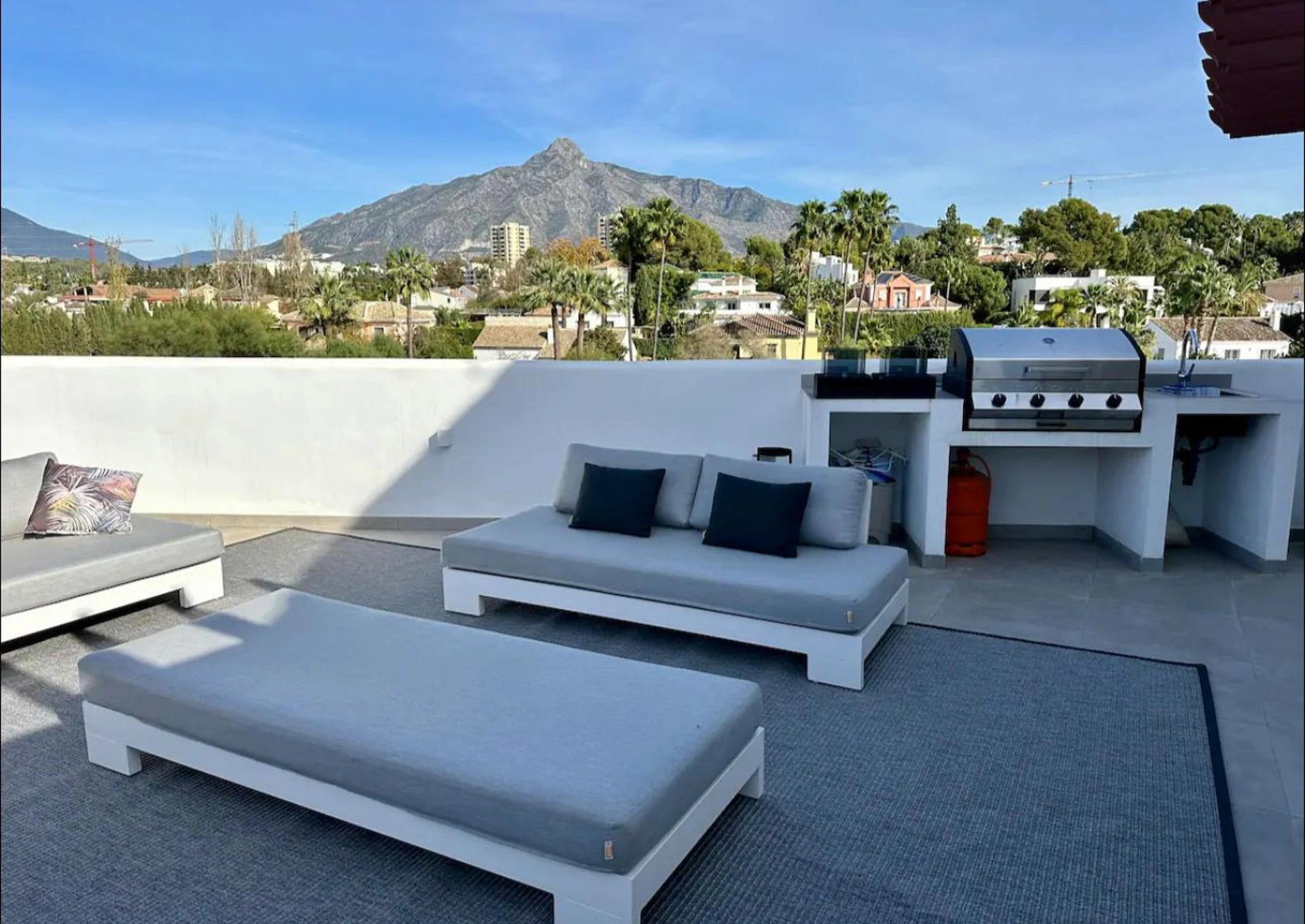 Atico Duplex En alquiler en La Maestranza, Nueva Andalucia