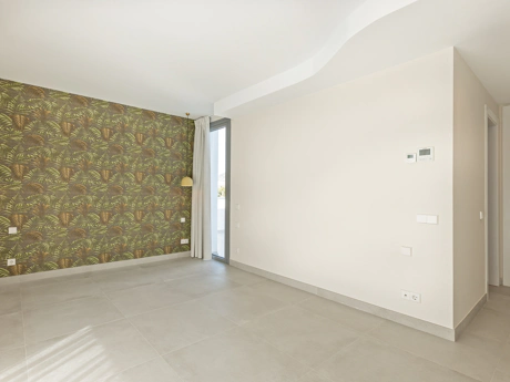 Luxury Corner Villa in Treetops, San Pedro de Alcántara – Private Garden, Jacuzzi & Panoramic Valley Views