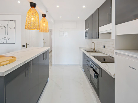 Charming Two-Bedroom Duplex near Puerto Banús – Terrace, Sea Views & Rental License