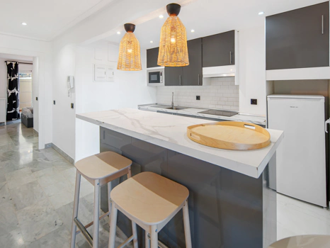 Charming Two-Bedroom Duplex near Puerto Banús – Terrace, Sea Views & Rental License