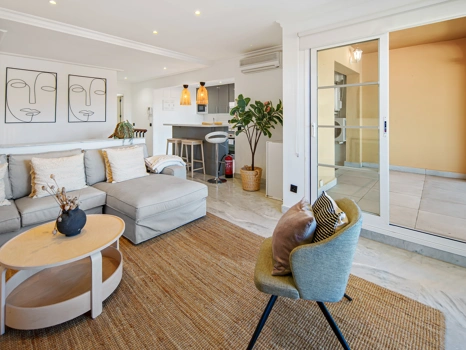 Charming Two-Bedroom Duplex near Puerto Banús – Terrace, Sea Views & Rental License