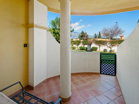 Charming Two-Bedroom Duplex near Puerto Banús – Terrace, Sea Views & Rental License