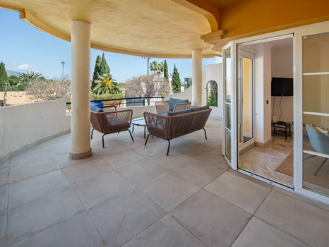 Charming Two-Bedroom Duplex near Puerto Banús – Terrace, Sea Views & Rental License