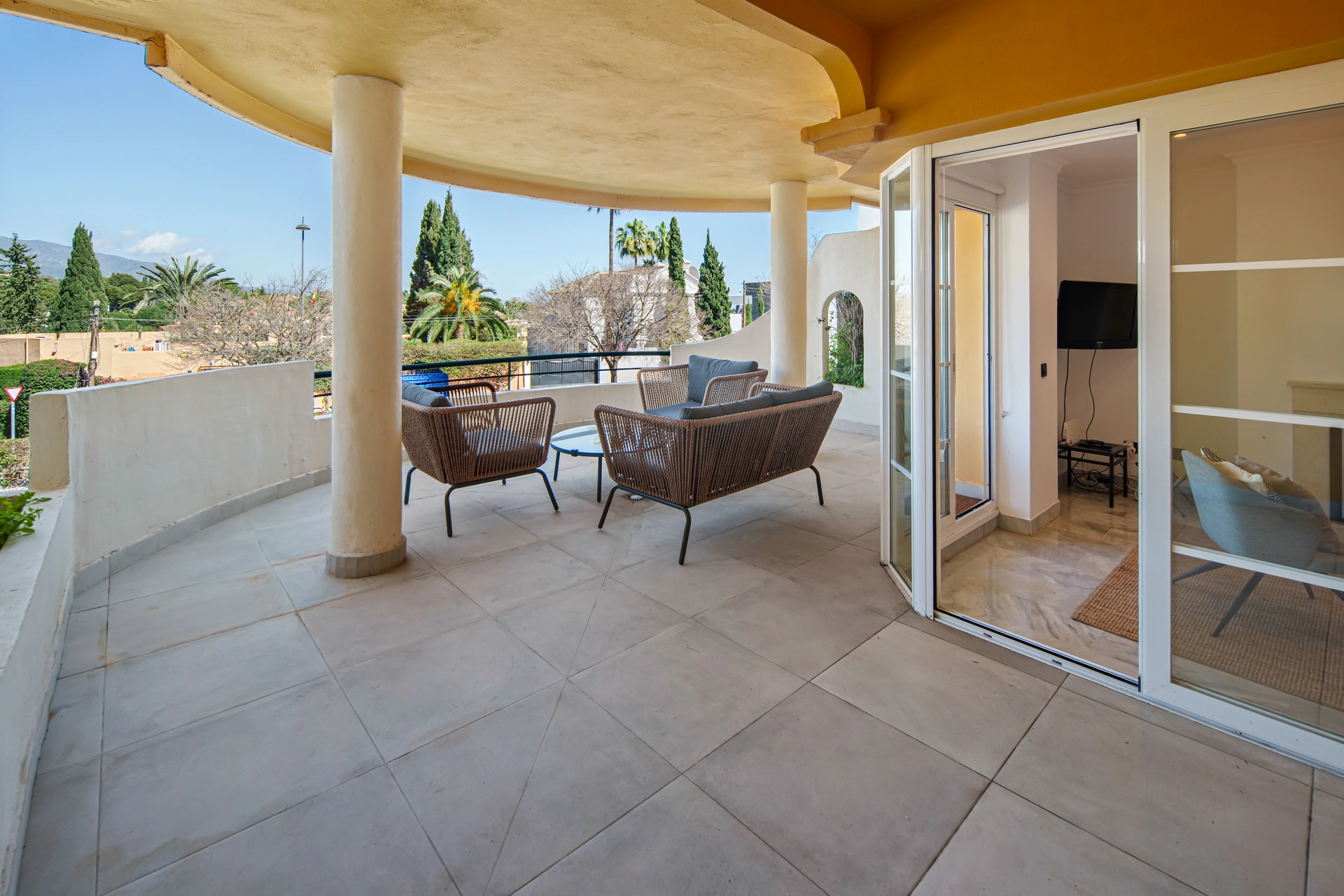 Duplex for sale in Nueva Andalucia, Marbella