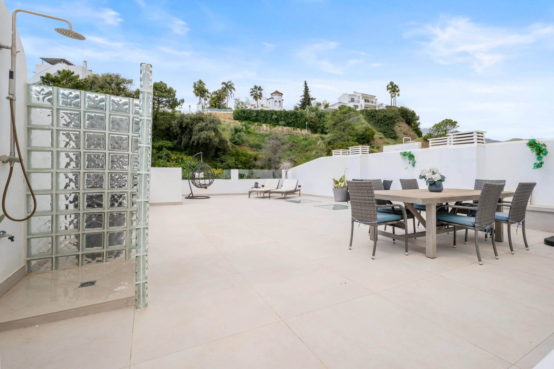 Penthouse for sale in La Quinta, Benahavis