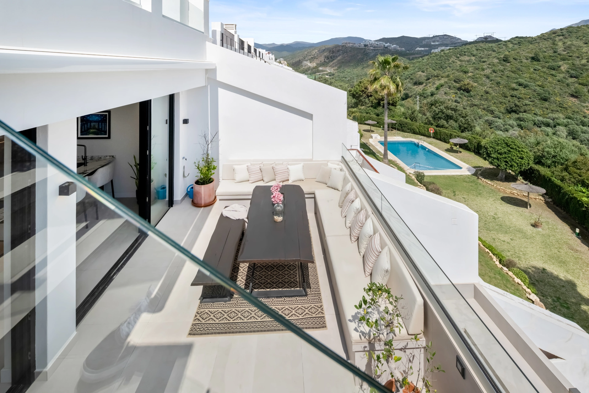 Penthouse for sale in La Quinta, Benahavis