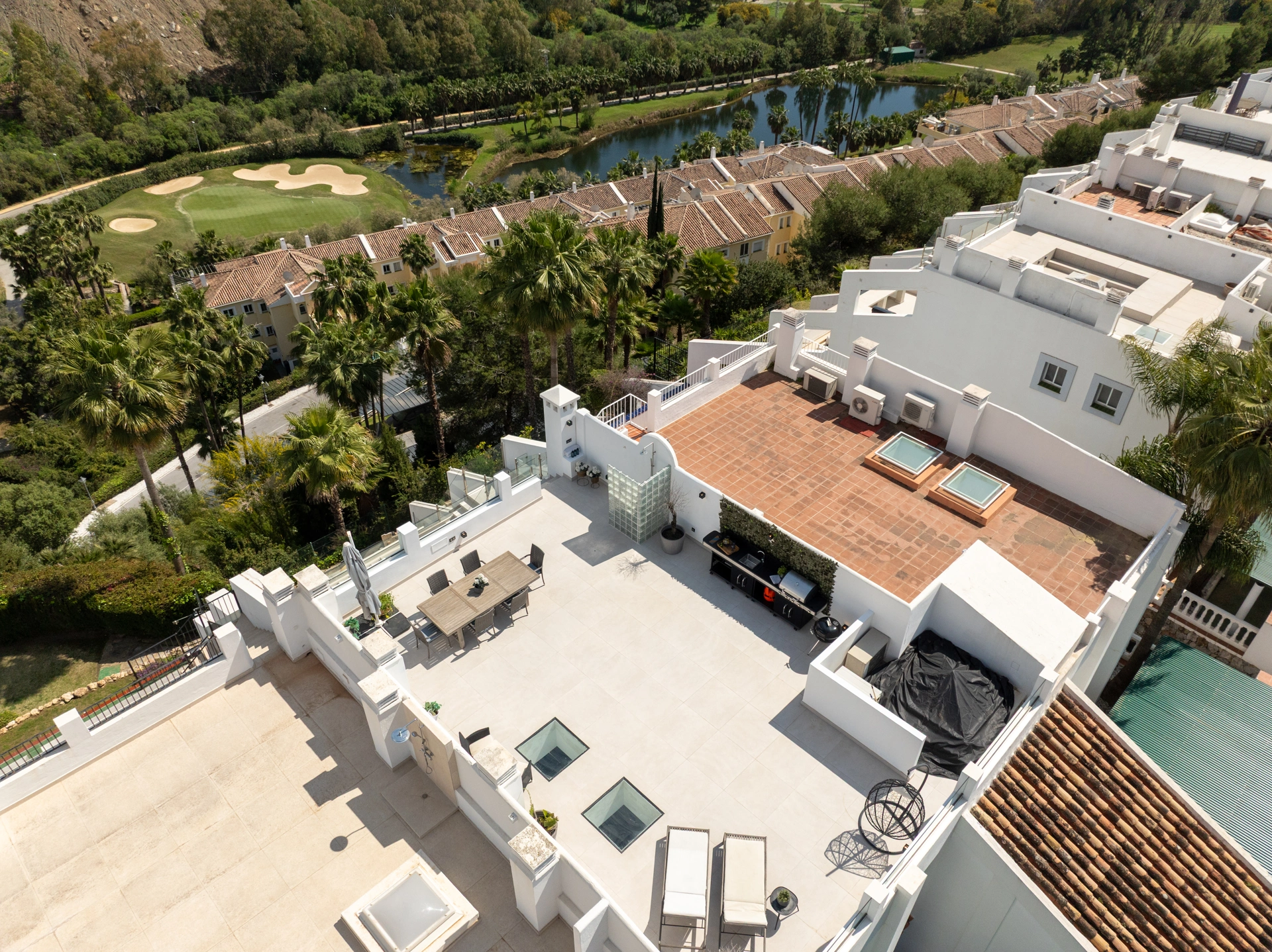 Penthouse for sale in La Quinta, Benahavis
