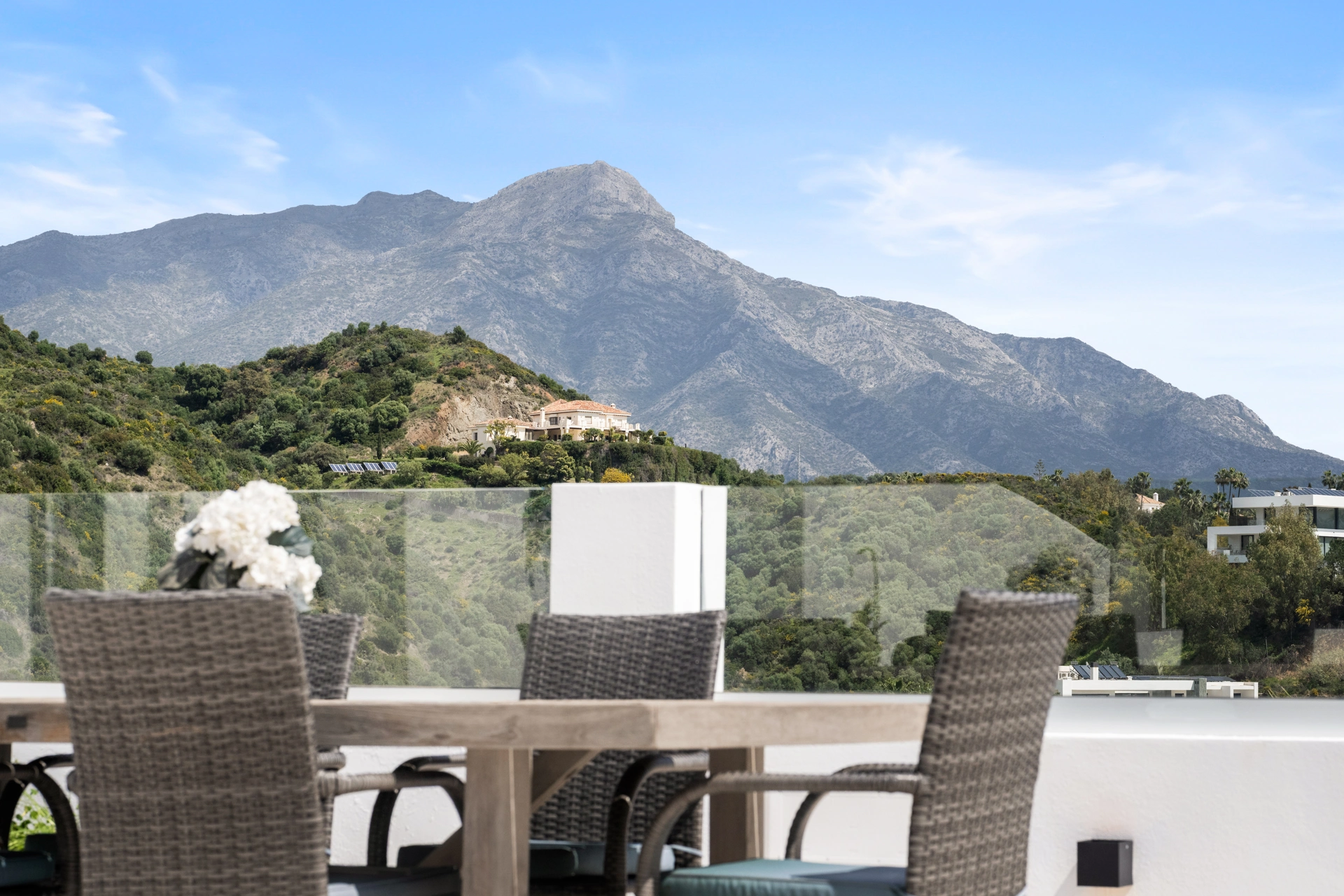 Penthouse for sale in La Quinta, Benahavis