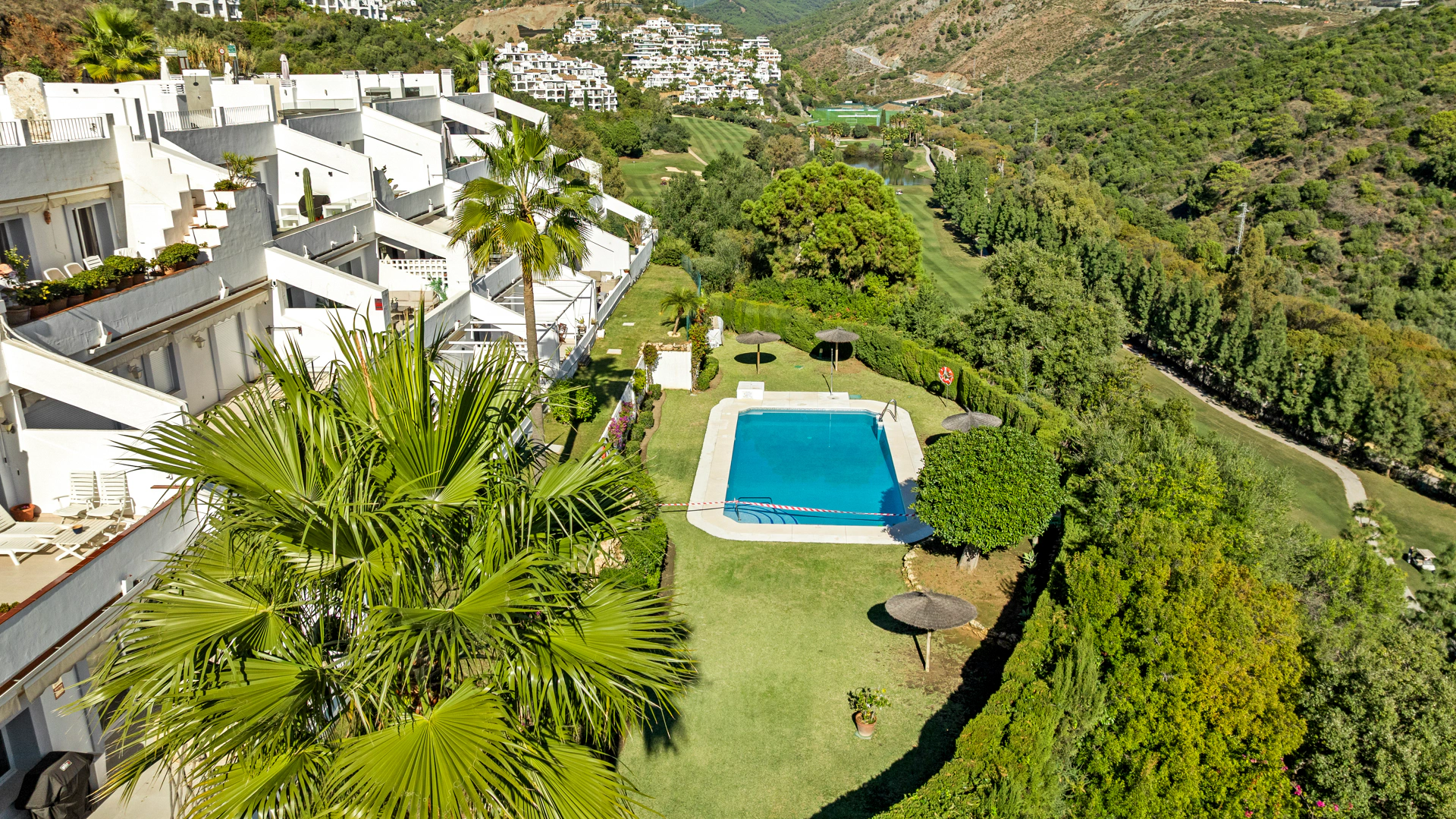 Penthouse for sale in La Quinta, Benahavis