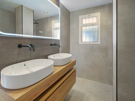 Fully Renovated Three-Bedroom Apartment in Las Brisas, Nueva Andalucía