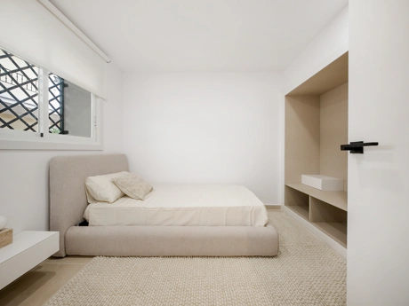 Fully Renovated Three-Bedroom Apartment in the Heart of Nueva Andalucía, - With rental license