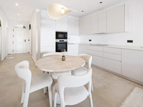 Fully Renovated Three-Bedroom Apartment in the Heart of Nueva Andalucía, - With rental license