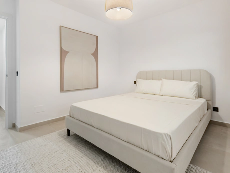 Fully Renovated Three-Bedroom Apartment in the Heart of Nueva Andalucía, - With rental license