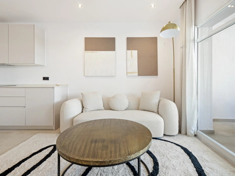 Fully Renovated Three-Bedroom Apartment in the Heart of Nueva Andalucía, - With rental license
