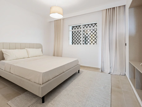 Fully Renovated Three-Bedroom Apartment in the Heart of Nueva Andalucía, - With rental license