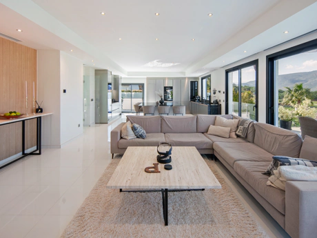 Luxury 4-Bedroom Villa in La Cala Golf – Mountain Views, Private Pool & Modern Design