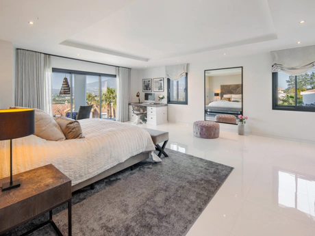 Luxury 4-Bedroom Villa in La Cala Golf – Mountain Views, Private Pool & Modern Design