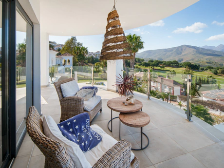 Luxury 4-Bedroom Villa in La Cala Golf – Mountain Views, Private Pool & Modern Design
