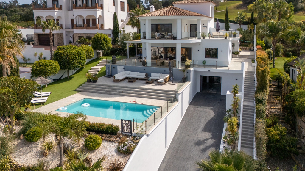 Luxury 4-Bedroom Villa in La Cala Golf – Mountain Views, Private Pool & Modern Design