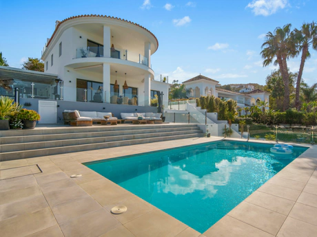 Luxury 4-Bedroom Villa in La Cala Golf – Mountain Views, Private Pool & Modern Design