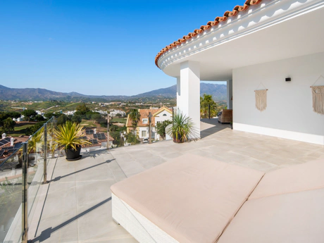 Luxury 4-Bedroom Villa in La Cala Golf – Mountain Views, Private Pool & Modern Design