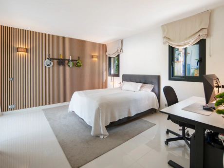 Luxury 4-Bedroom Villa in La Cala Golf – Mountain Views, Private Pool & Modern Design