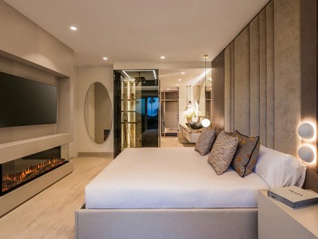 Luxury Ground Floor Apartment in Bahía del Velerín, Beachfront Between Marbella and Estepona