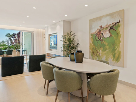 Luxury Ground Floor Apartment in Bahía del Velerín, Beachfront Between Marbella and Estepona