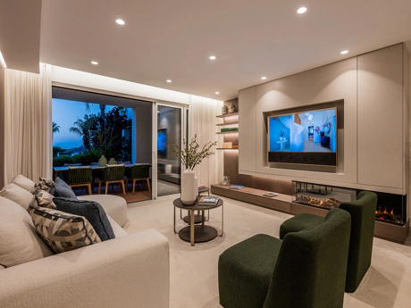 Luxury Ground Floor Apartment in Bahía del Velerín, Beachfront Between Marbella and Estepona