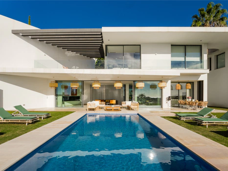 La Alquería Villa: Luxurious Mediterranean Living with Sea Views