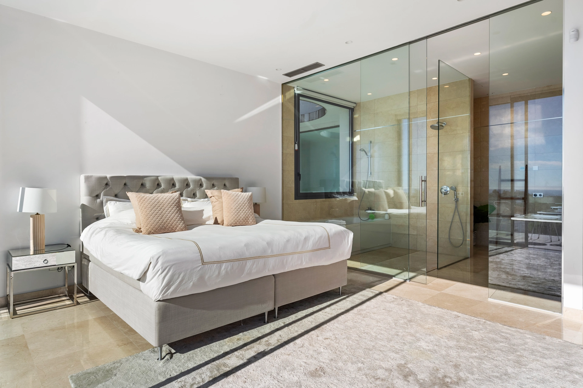 Villa for sale in Benahavis