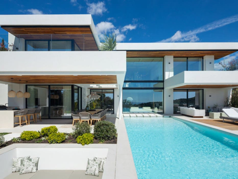 Villa for sale in Benahavis