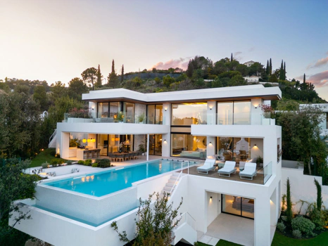 Villa for sale in Benahavis