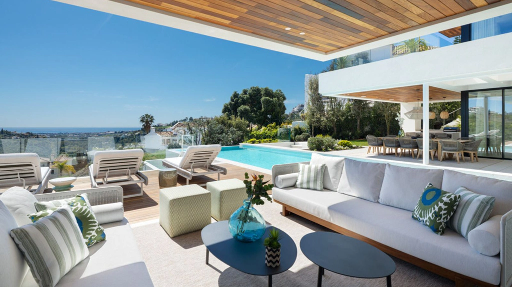 Villa for sale in Benahavis