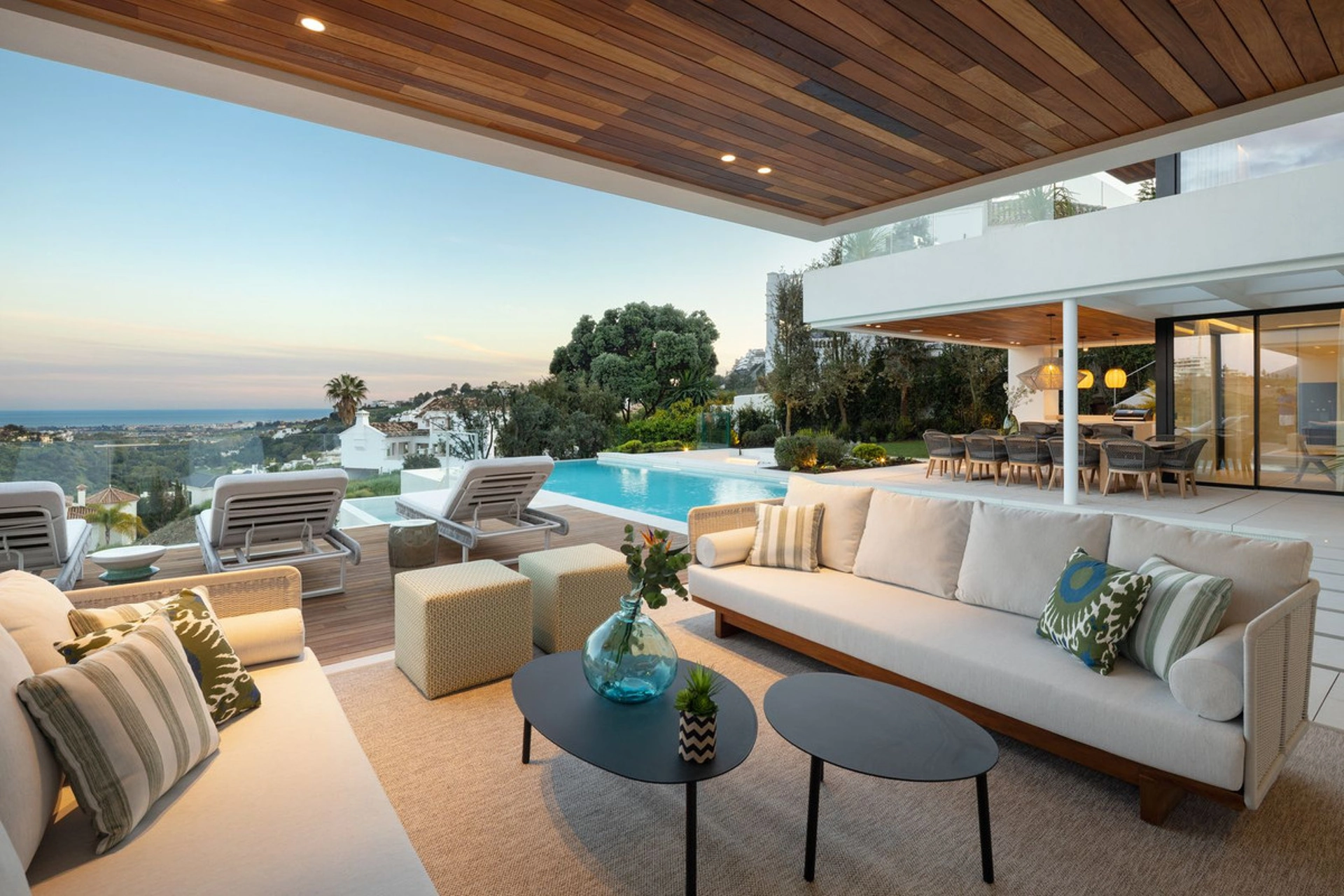 Villa for sale in Benahavis