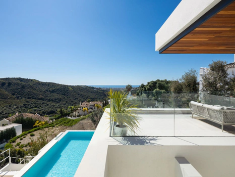 Villa for sale in Benahavis