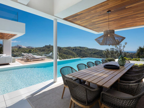 Villa for sale in Benahavis