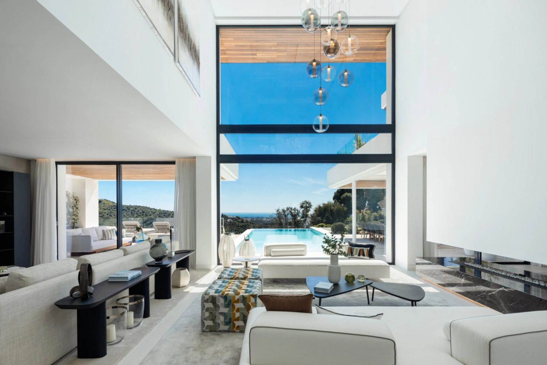 Villa for sale in Benahavis