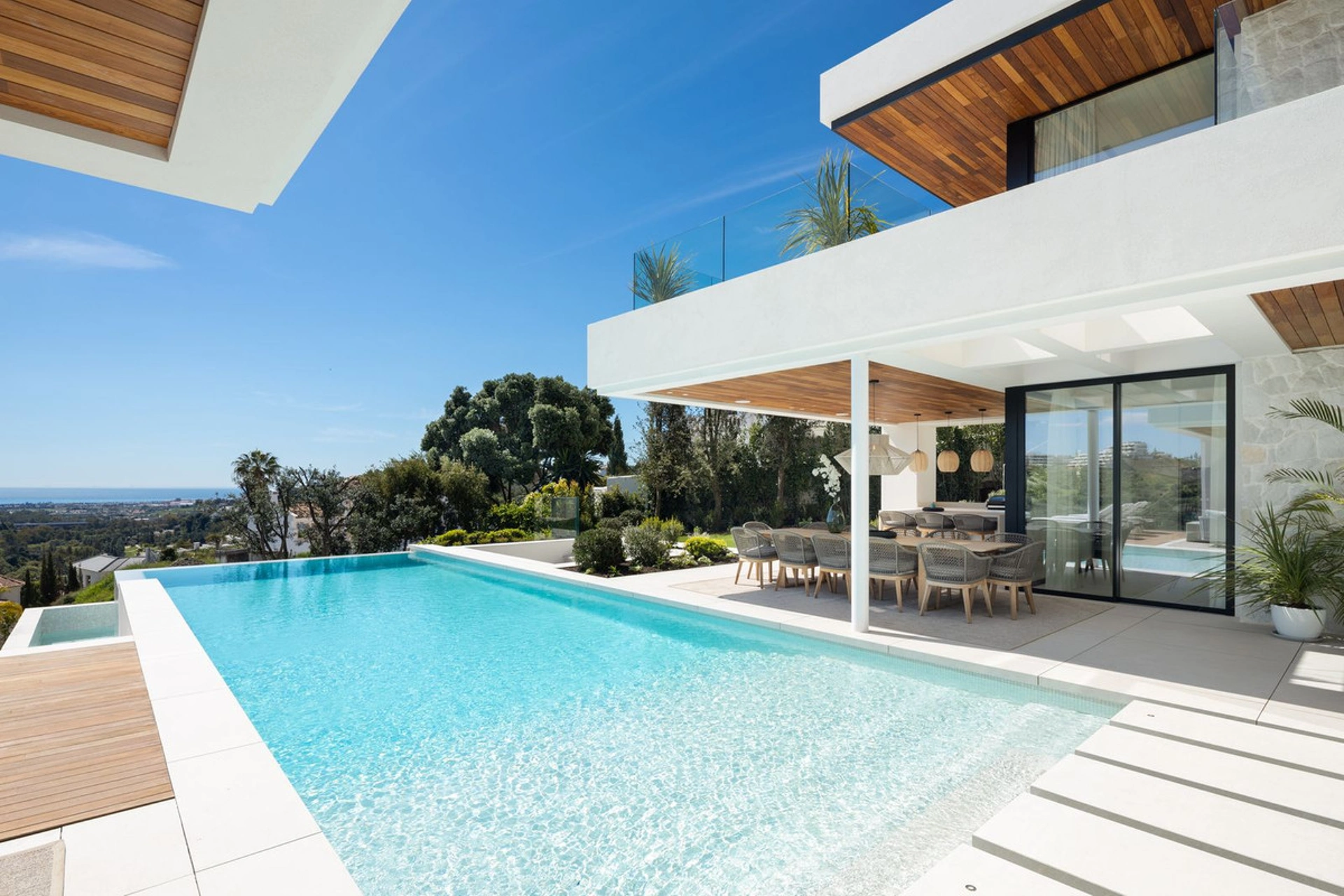 Villa for sale in Benahavis