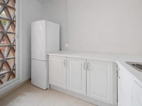 Elegant Ground Floor Apartment with Garden Access in Hacienda Elviria