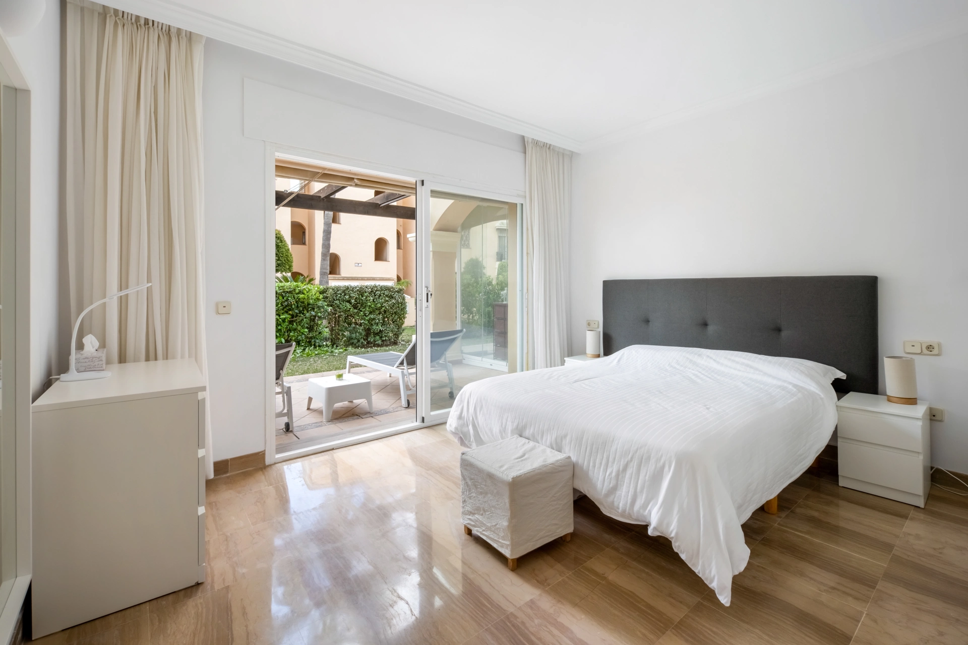 Ground Floor Apartment for sale in Hacienda Elviria, Marbella East