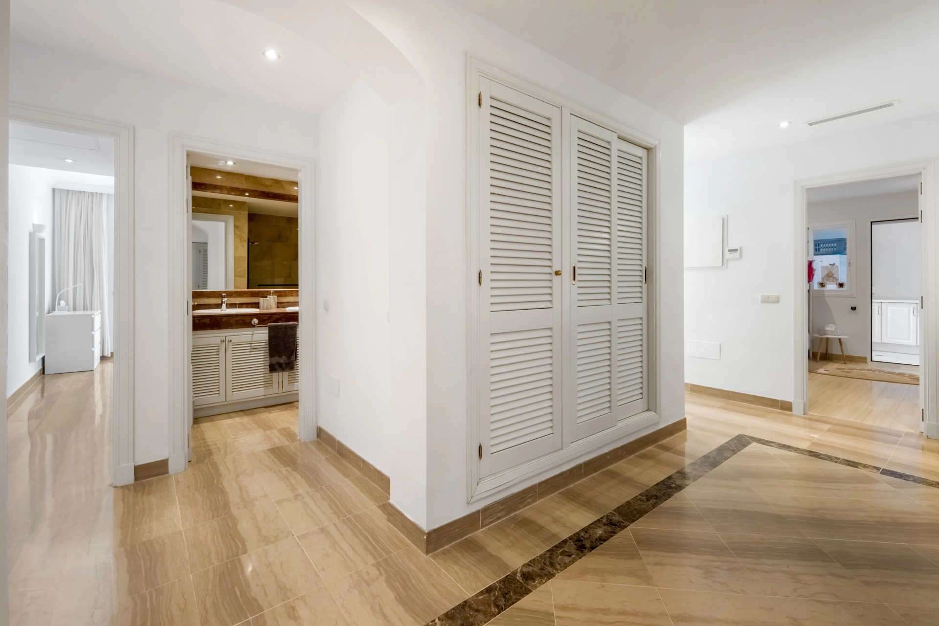 Ground Floor Apartment for sale in Hacienda Elviria, Marbella East