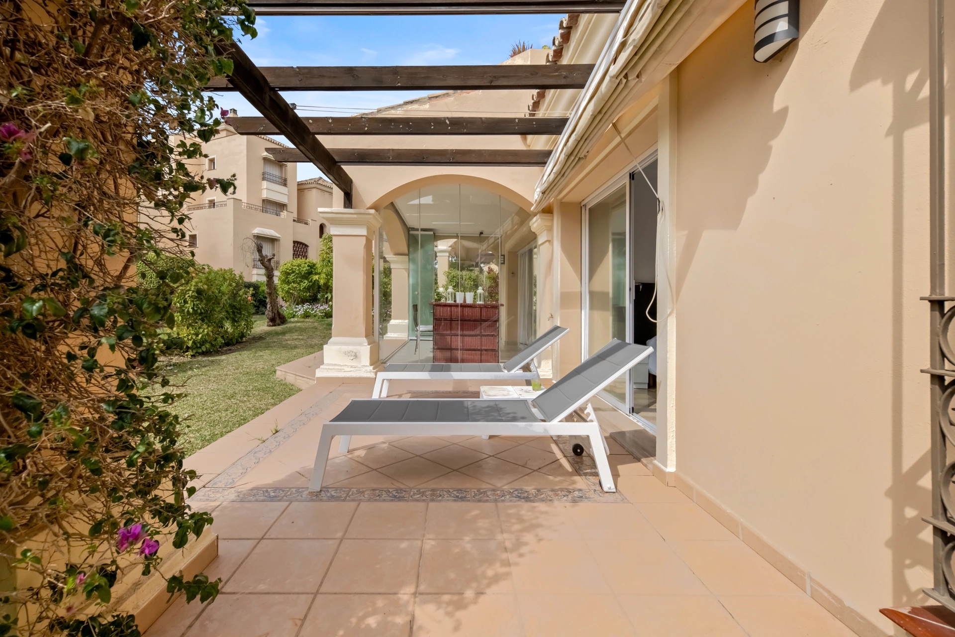 Ground Floor Apartment for sale in Hacienda Elviria, Marbella East