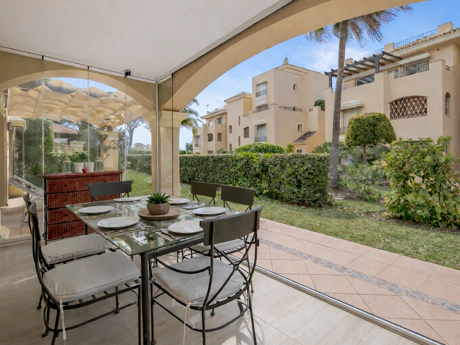 Elegant Ground Floor Apartment with Garden Access in Hacienda Elviria