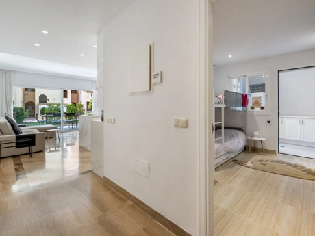 Elegant Ground Floor Apartment with Garden Access in Hacienda Elviria