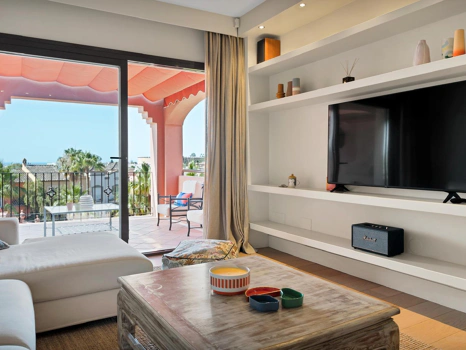 Ático Dúplex de Lujo con Encanto Mediterráneo en La Alzambra, Nueva Andalucía