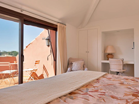 Ático Dúplex de Lujo con Encanto Mediterráneo en La Alzambra, Nueva Andalucía