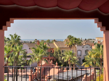 Ático Dúplex de Lujo con Encanto Mediterráneo en La Alzambra, Nueva Andalucía